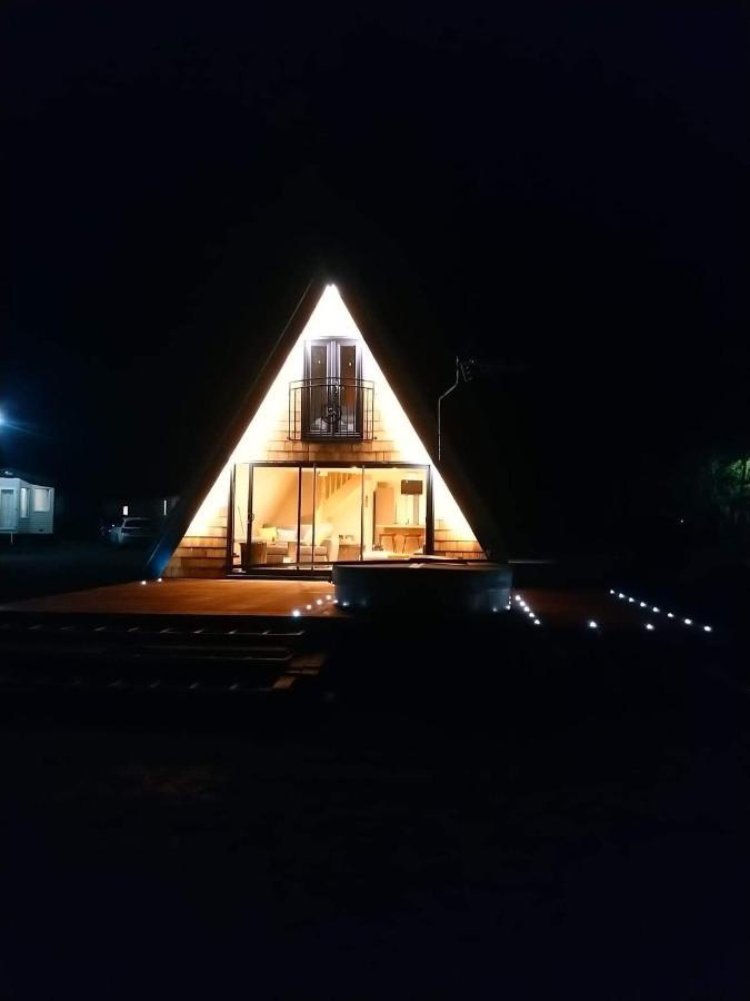 Widgeon Bespoke Cabin Is Lakeside With Private Fishing Peg, Hot Tub Situated At Tattershall Lakes Country Park Eksteriør billede