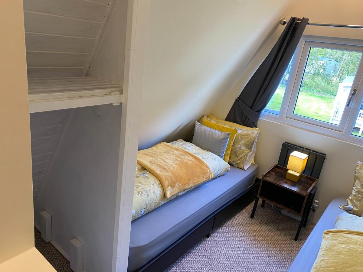 Widgeon Bespoke Cabin Is Lakeside With Private Fishing Peg, Hot Tub Situated At Tattershall Lakes Country Park Eksteriør billede