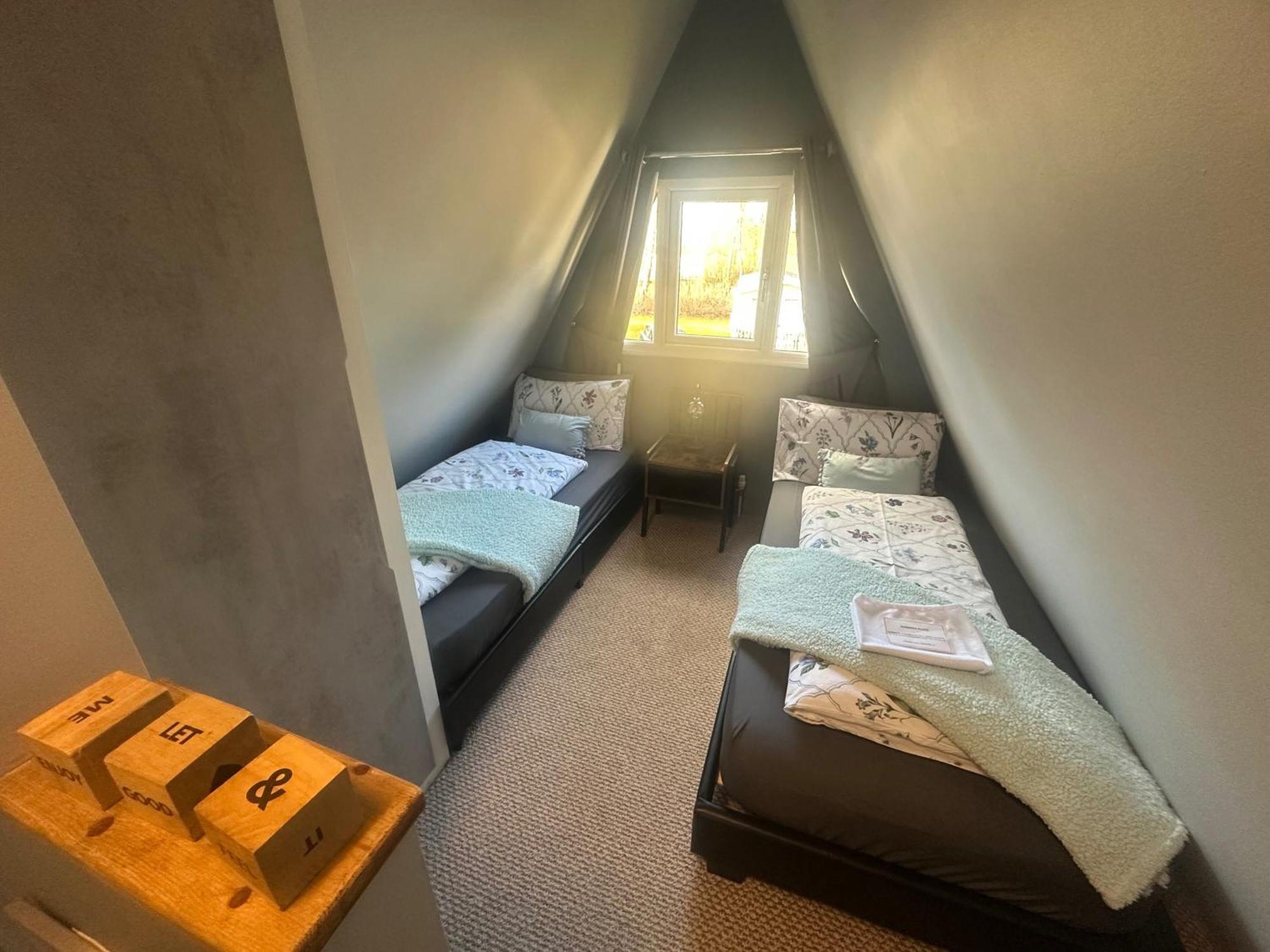 Widgeon Bespoke Cabin Is Lakeside With Private Fishing Peg, Hot Tub Situated At Tattershall Lakes Country Park Eksteriør billede
